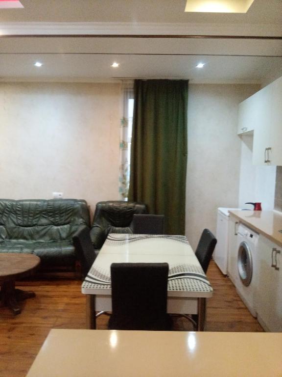 Lucky House room 3
